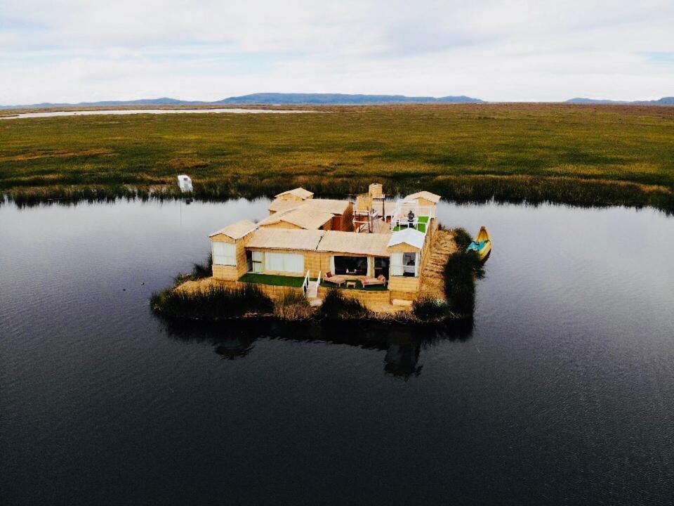 Qhapaq Lago Titicaca - Peru Puno Exterior foto